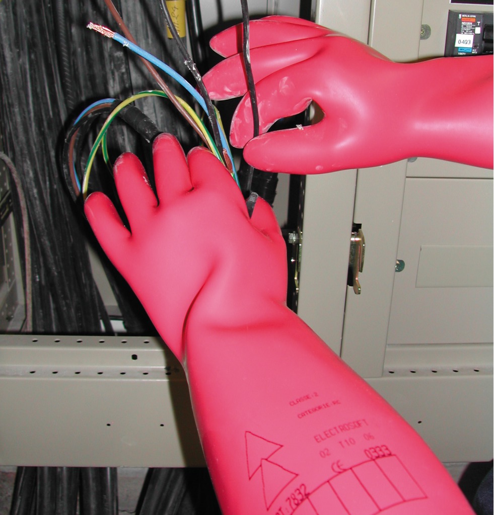 Испытание диэлектрических перчаток